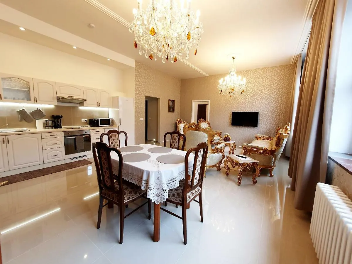 Madonna Apartments Карловы Вары