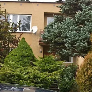 Vilová 8, Ubytování v soukromí